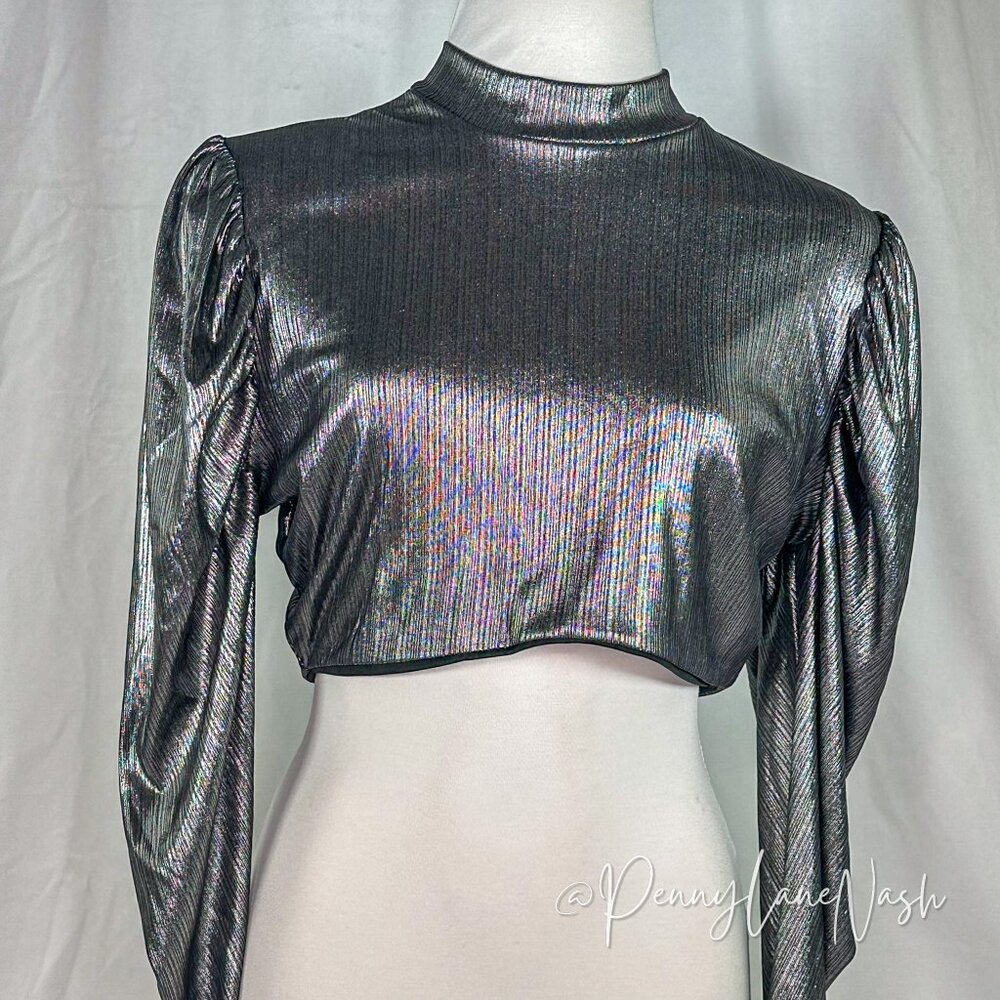 Garota Puff Sleeve Mock Neck Crop Top Silver